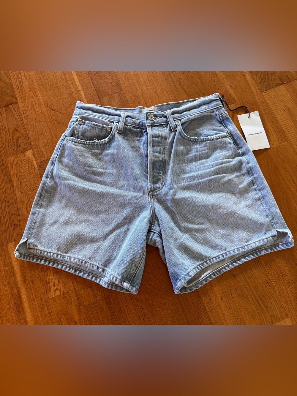 CITIZENS OF HUMANITY MARLOW LONG VINTAGE SHORT IN GELATO WASH SIZE 27 SOLD OUT